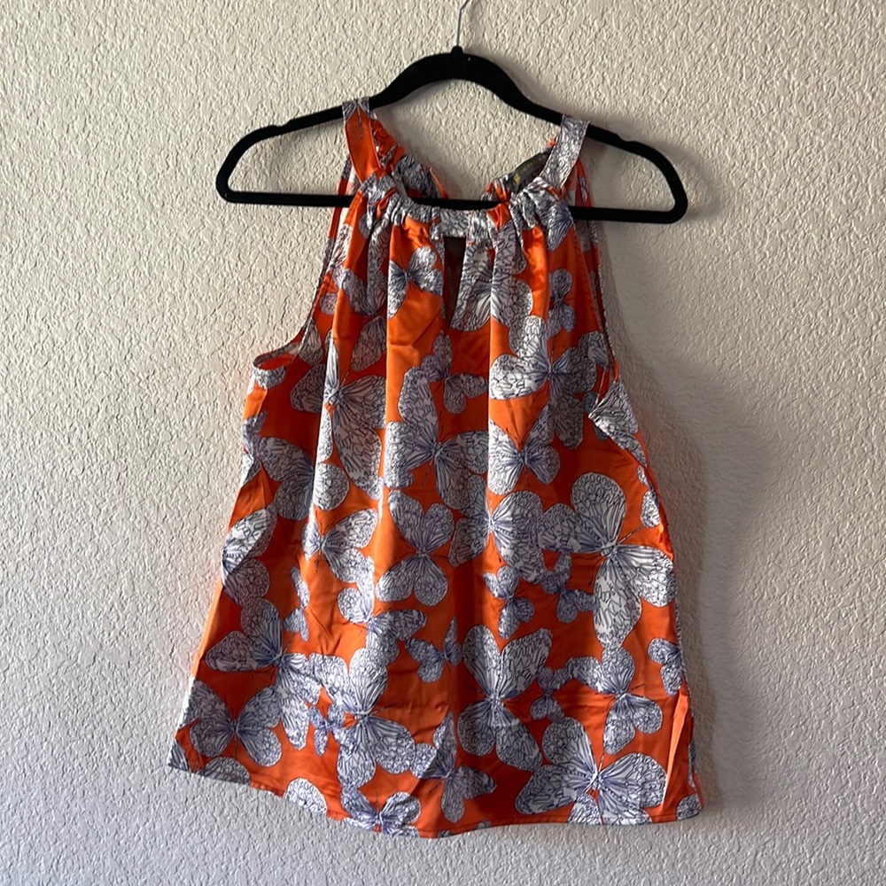 Sleeveless blouse